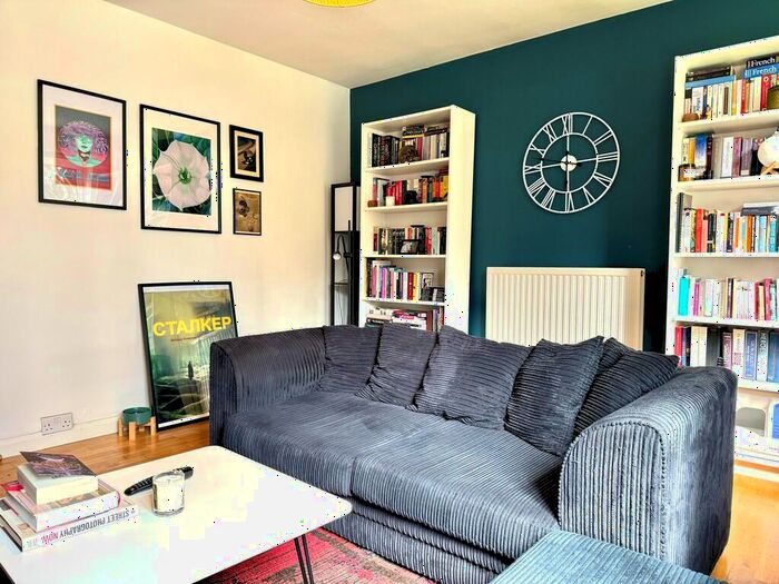 2 Bedroom Apartment To Rent In Abingdon Close, Camden Square, NW1