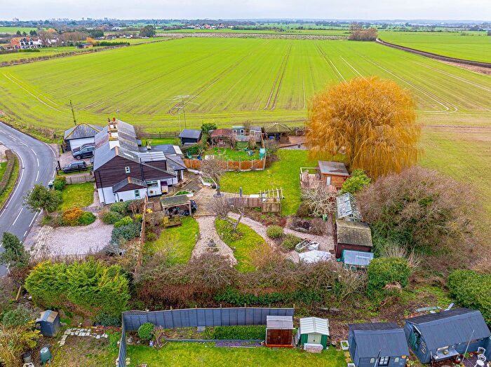 3 Bedroom Semi-Detached House For Sale In Barling Road, Southend-On-Sea, SS3