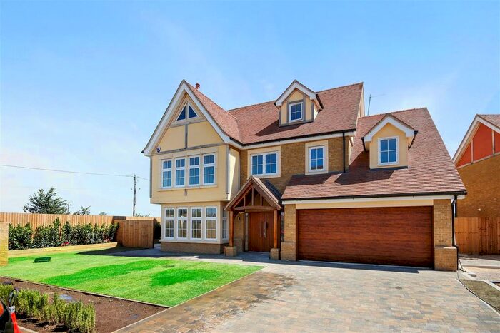 6 Bedroom Detached House For Sale In Doesgate Lane, Bulphan, RM14