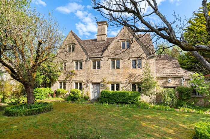 5 Bedroom Detached House For Sale In The Street, Oaksey, Malmesbury, Wiltshire, SN16