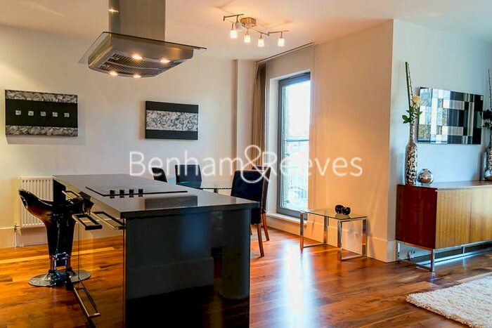 2 Bedroom Flat To Rent In Theobalds Road, Bloomsbury, WC1X