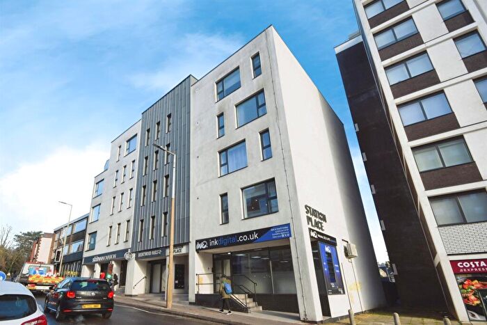 2 Bedroom Apartment For Sale In Kings Road, Brentwood, CM14