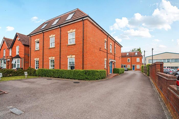 1 Bedroom Flat For Sale In Thatcham, Berkshire, RG18
