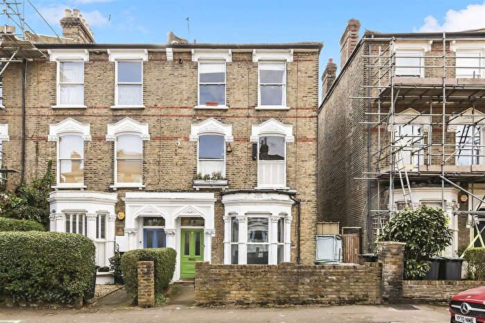 2 Bedroom Flat To Rent In Lancaster Road, London, N4