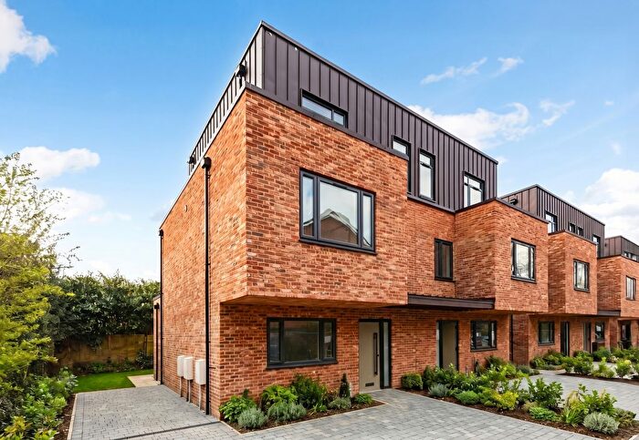 4 Bedroom Semi Detached House For Sale In Grove Gardens, Tunbridge Wells, TN4