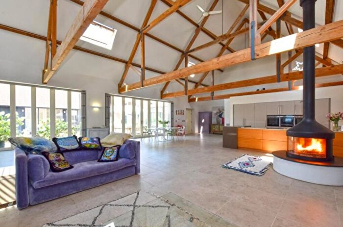 5 Bedroom Semi Detached House To Rent In Shillingford Road, Shillingford Hill, OX10