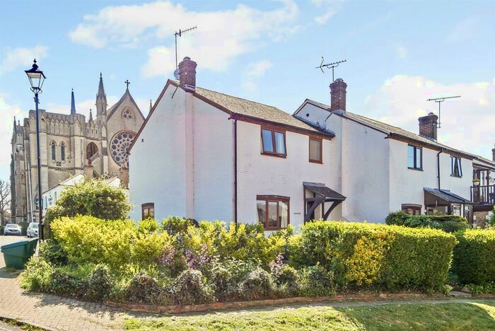 2 Bedroom End Of Terrace House To Rent In London Road, Arundel, BN18