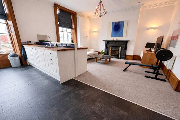 1 Bedroom Flat To Rent In Western Terrace, The Park, Nottingham, Nottinghamshire, NG7