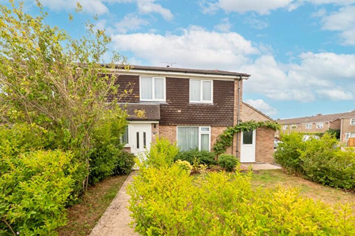 4 Bedroom Semi-Detached House For Sale In Chandler Close, Bampton, Oxfordshire, OX18