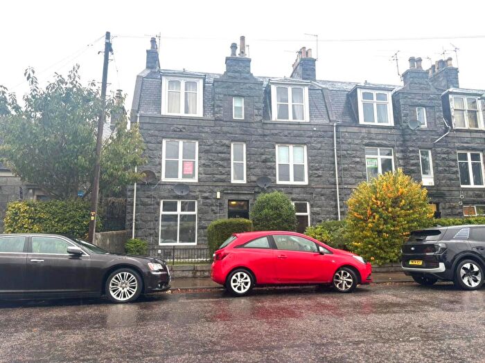 2 Bedroom Flat For Sale In Broomhill Road, First Floor Right, Aberdeen, Aberdeenshire, AB10