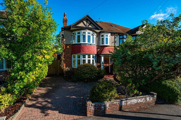 4 Bedroom Semi-Detached House For Sale In Cromford Way, New Malden, KT3