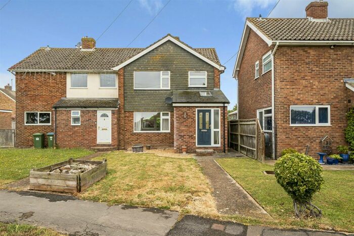 3 Bedroom Semi-Detached House To Rent In Queens Fields West, Bognor Regis, PO21