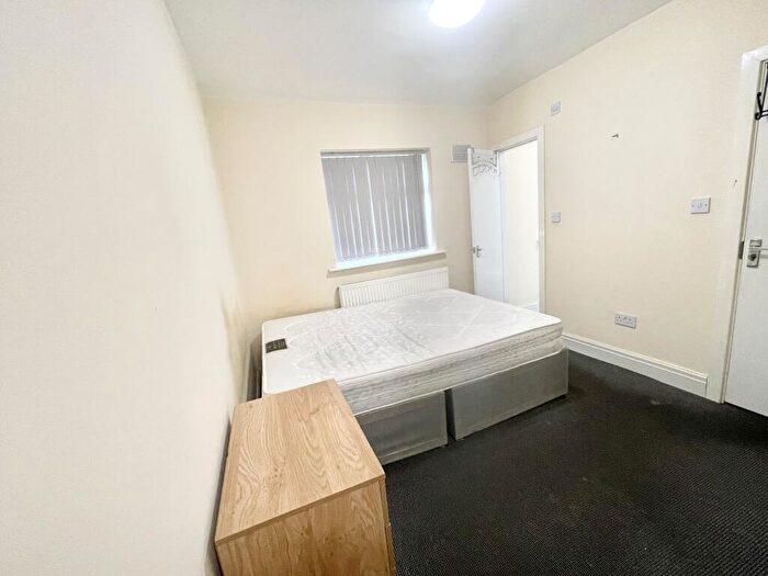 4 Bedroom Terraced House To Rent In Brown Street, Salford, M6