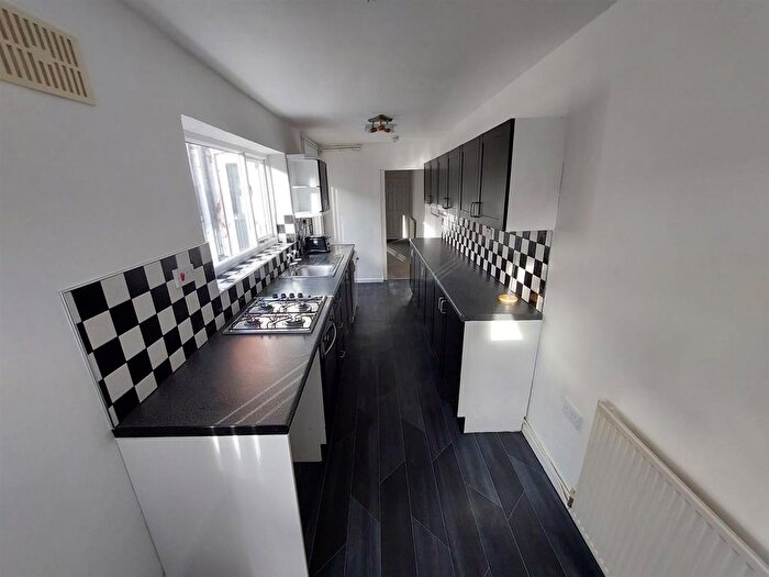 3 Bedroom Terraced House To Rent In Woodbridge Road, Moseley, Birmingham, B13