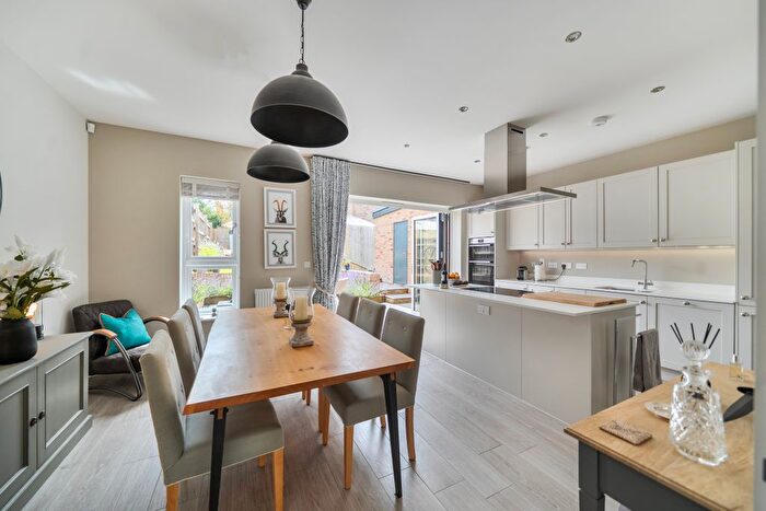 4 Bedroom End Of Terrace House For Sale In Thames View, Blunsdon, Swindon, SN26