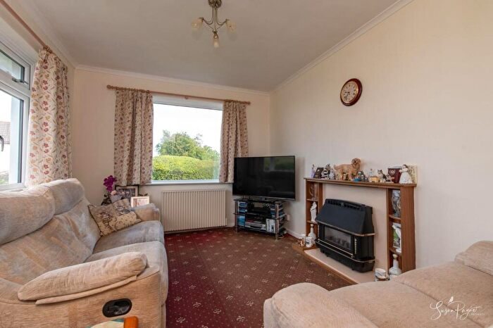 2 Bedroom Detached Bungalow For Sale In Church Road, Havenstreet, Ryde, PO33