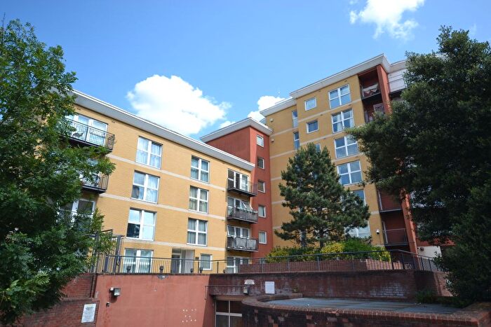 1 Bedroom Flat To Rent In Regal House, Ilford, IG2