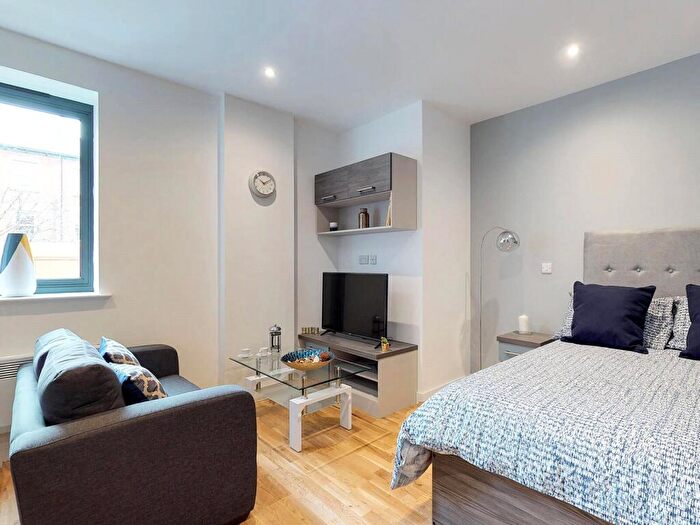 Apartment To Rent In Apt, Onyx Residence #, S2
