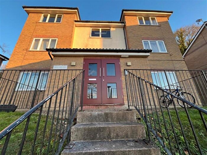 2 Bedroom Apartment For Sale In Lingfield Close, High Wycombe, HP13