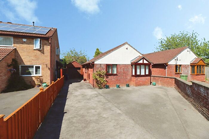 2 Bedroom Detached Bungalow For Sale In Folly Bridge Close, Yate, Bristol, BS37
