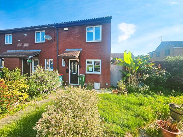 3 Bedroom End Of Terrace House For Sale In Guernsey Close, Crawley, West Sussex, RH11