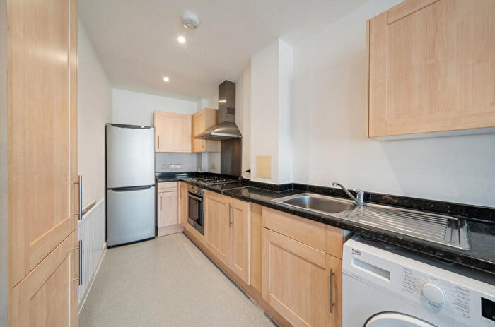 1 Bedroom Apartment For Sale In Co Operative House, Rye Lane, London, SE15