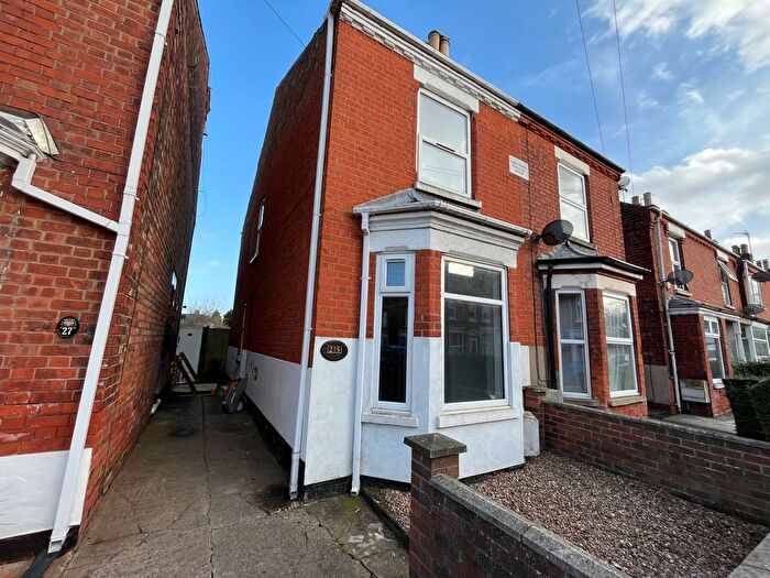 3 Bedroom Semi-Detached House To Rent In Robin Hoods Walk, Boston, PE21