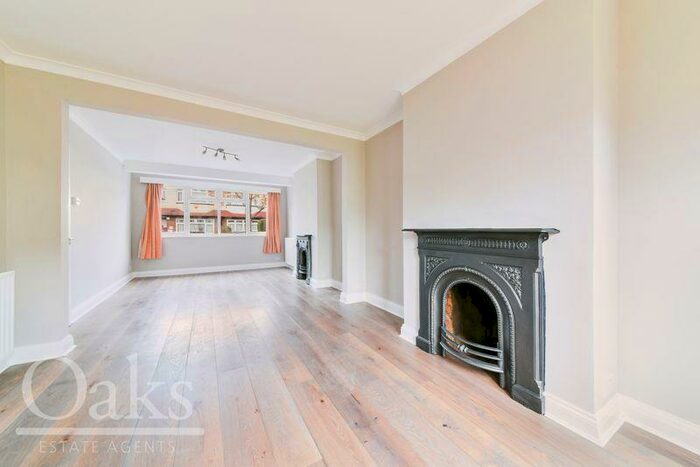 3 Bedroom End Of Terrace House To Rent In Kynaston Crescent, Thornton Heath, CR7