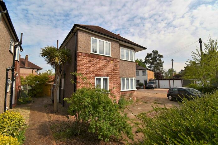 2 Bedroom Flat To Rent In Amyand Park Road, Twickenham, TW1