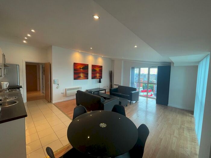 2 Bedroom Apartment To Rent In **available Now**masshouse Penthouse, B5