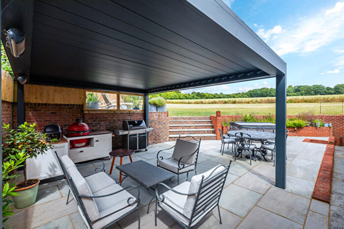 4 Bedroom Detached House For Sale In Baybridge Street, Winchester, SO21