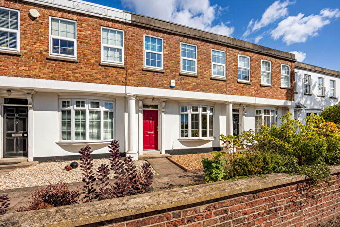 3 Bedroom Terraced House For Sale In Andover Road, Tivoli, Cheltenham, GL50