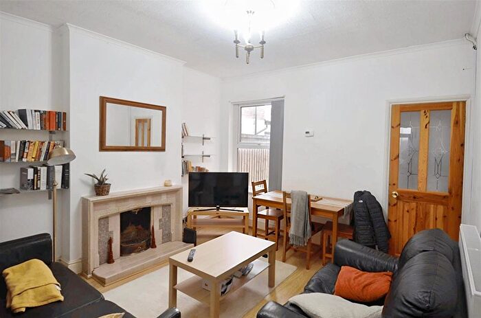4 Bedroom Property To Rent In Warwards Lane, Selly Oak, B29