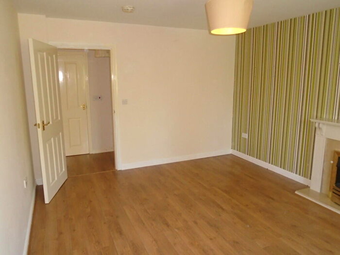 2 Bedroom Flat To Rent In Moat House Way, Conisbrough, DN12