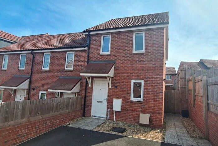 2 Bedroom Property To Rent In Polperro Close, Paignton, TQ3