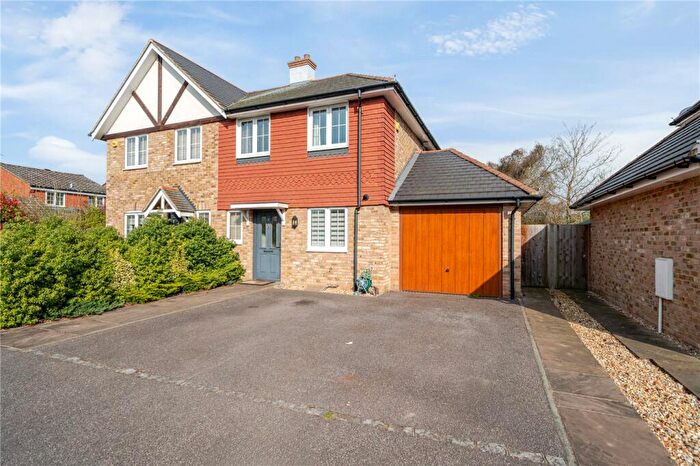 3 Bedroom Semi-Detached House For Sale In Towns End Gardens, Farnham, Surrey, GU9