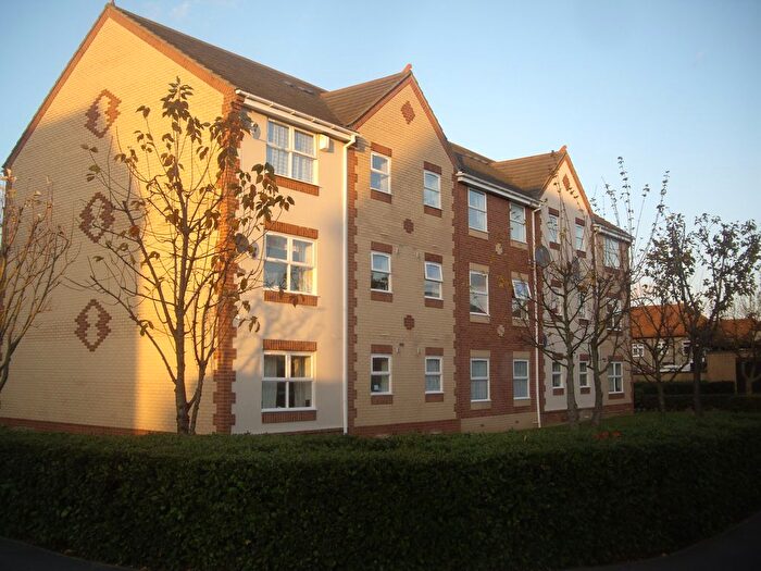 2 Bedroom Flat To Rent In Burns Avenue, Chadwell Heath, Romford, RM6