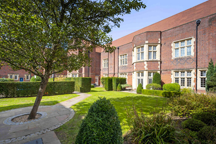 1 Bedroom Apartment For Sale In The Galleries, Brentwood, CM14