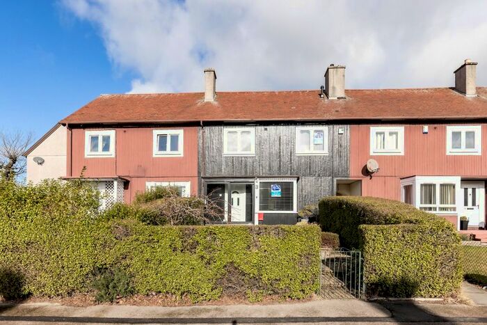 3 Bedroom Terraced House To Rent In Hawthorn Crescent, Aberdeen, AB16