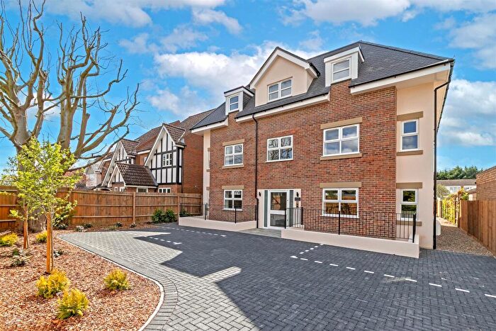 2 Bedroom Apartment To Rent In Hatfield Road, St. Albans, AL4