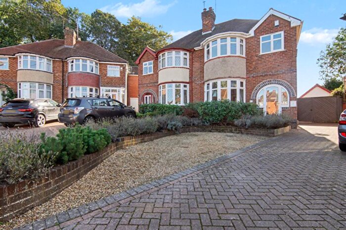 3 Bedroom Semi-Detached House For Sale In Hathaway Road, Coventry, CV4