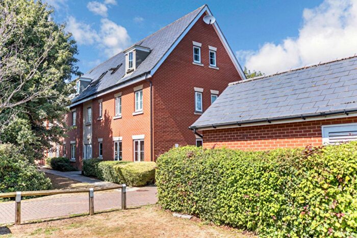 2 Bedroom Flat To Rent In Temple Way, Rayleigh, SS6