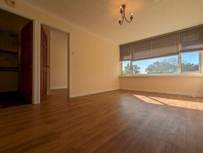 1 Bedroom Apartment To Rent In Bryony House, RG42