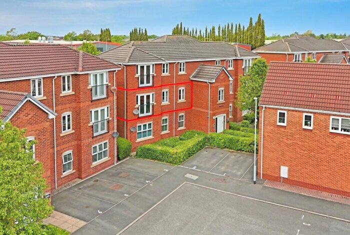 2 Bedroom Apartment For Sale In Elan Court, Wilnecote, B77