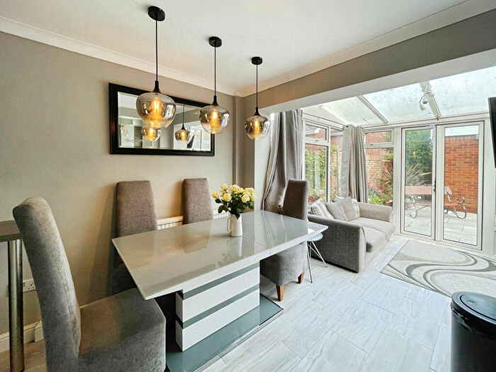 5 Bedroom Detached House For Sale In Millers Drive, North Common, Bristol, South Gloucestershire, BS30