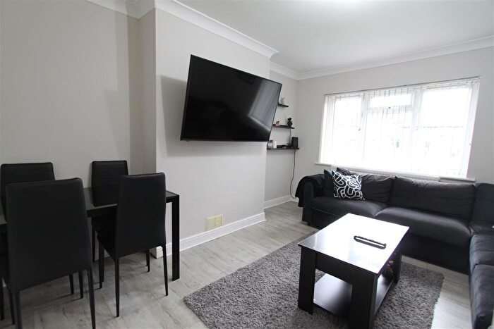 2 Bedroom Maisonette To Rent In The Vista, London, SE9