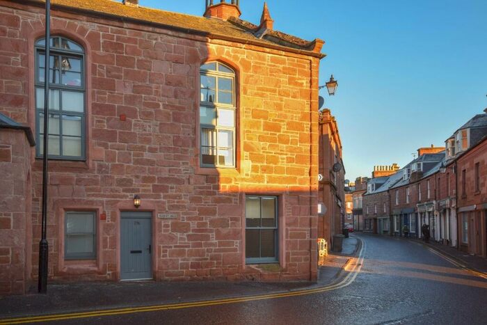 2 Bedroom Flat To Rent In Glengate, Kirriemuir, Angus, DD8