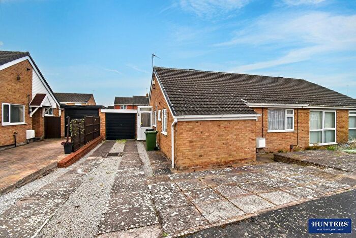 2 Bedroom Semi-detached Bungalow For Sale In Netton Close, Wigston, LE18