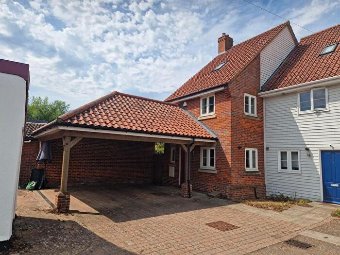3 Bedroom Town House For Sale In Eastgate Street, Bury St. Edmunds, IP33