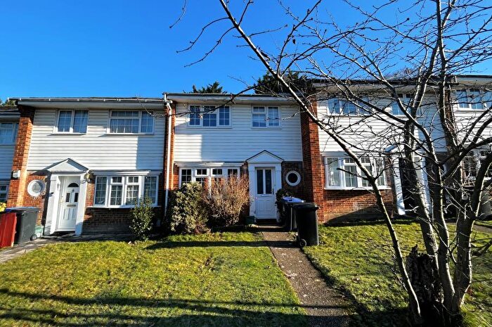3 Bedroom Terraced House To Rent In Woking, Surrey, GU21